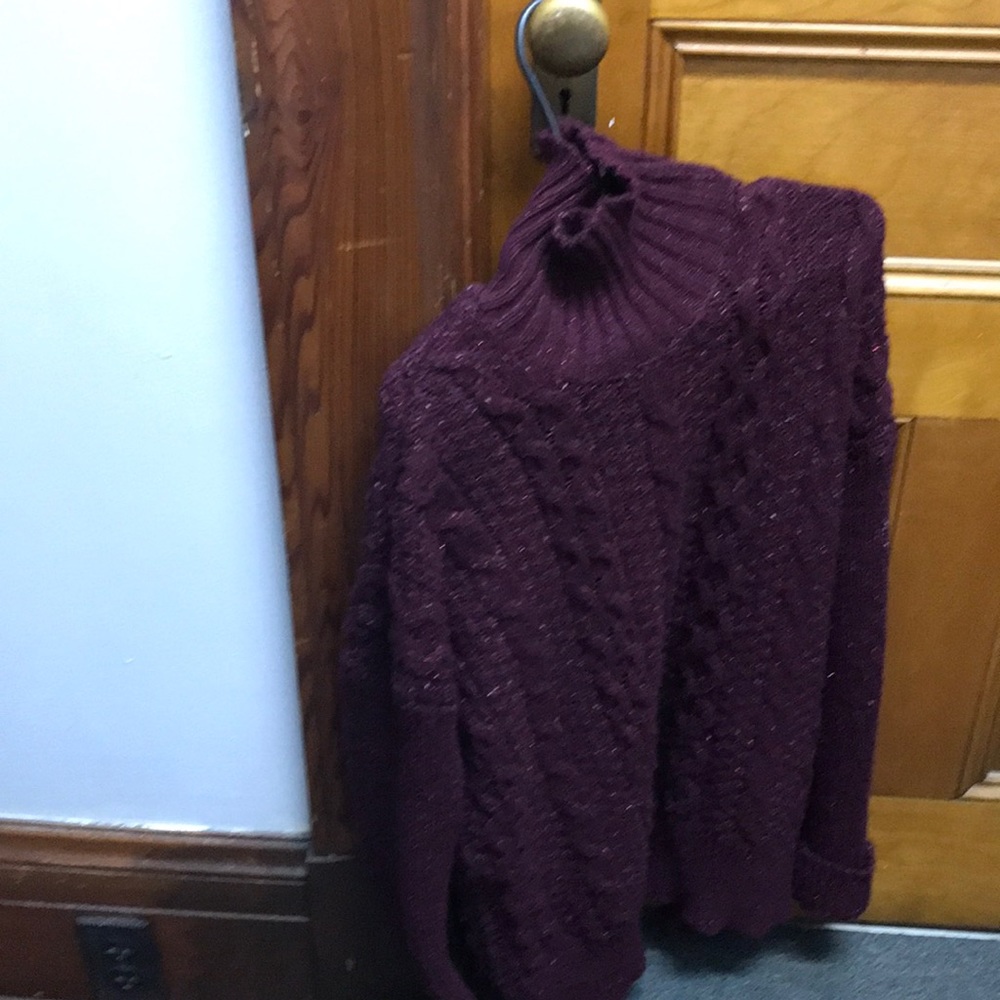 Brand new never worn Jennifer Lopez sweater